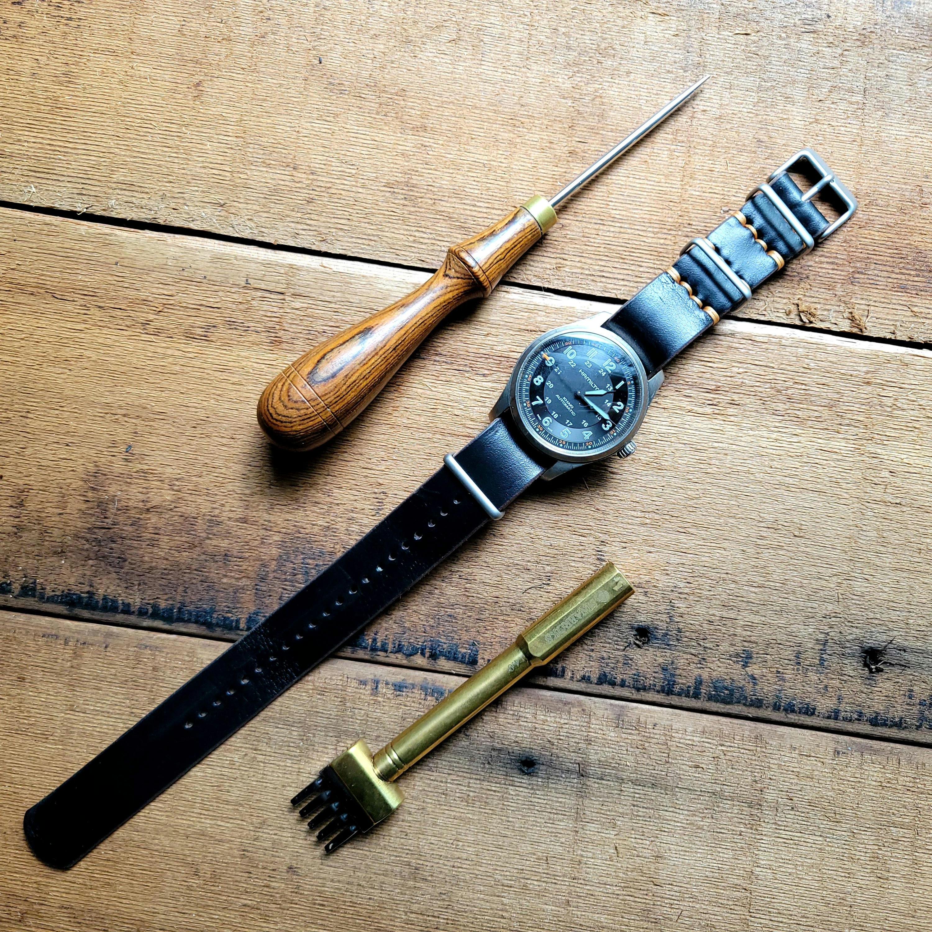 Leather One-Piece Watch Strap - Horween Horsehide Chromexcel - Black - Customizable