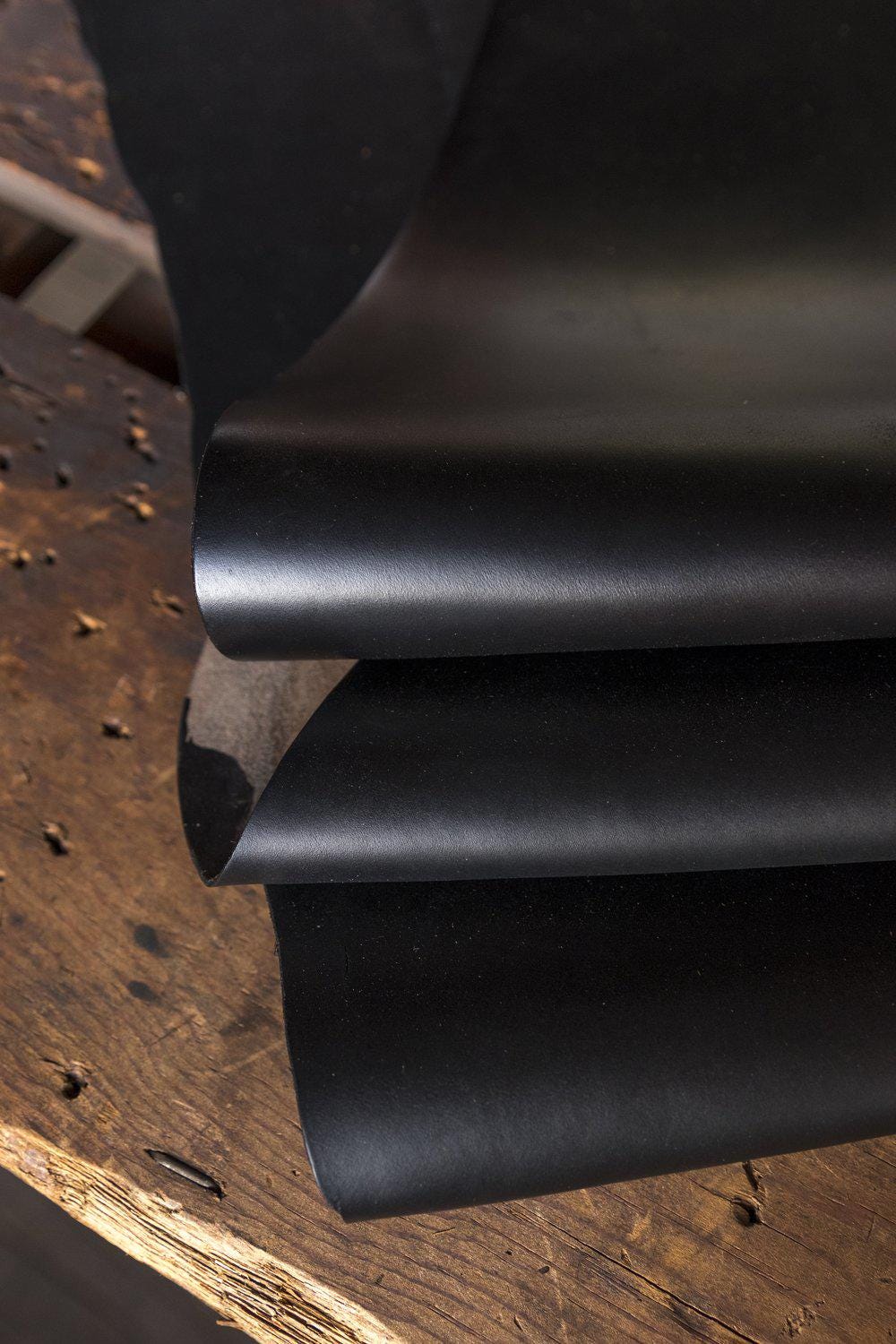 Leather One-Piece Watch Strap - Horween Horsehide Chromexcel - Black - Customizable